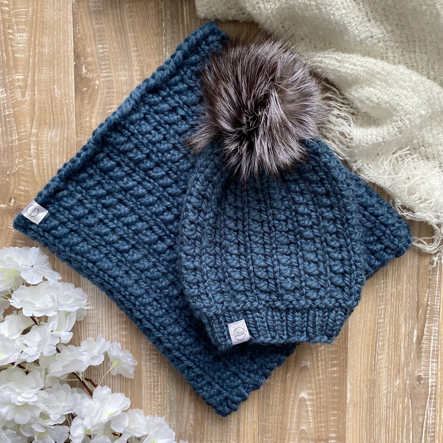 Prêt à partir modèle Flocon, duo tuque et snood
