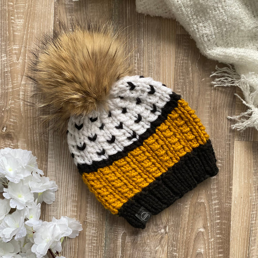 Tuque tricoté à la main avec pompon de fourrure amovible