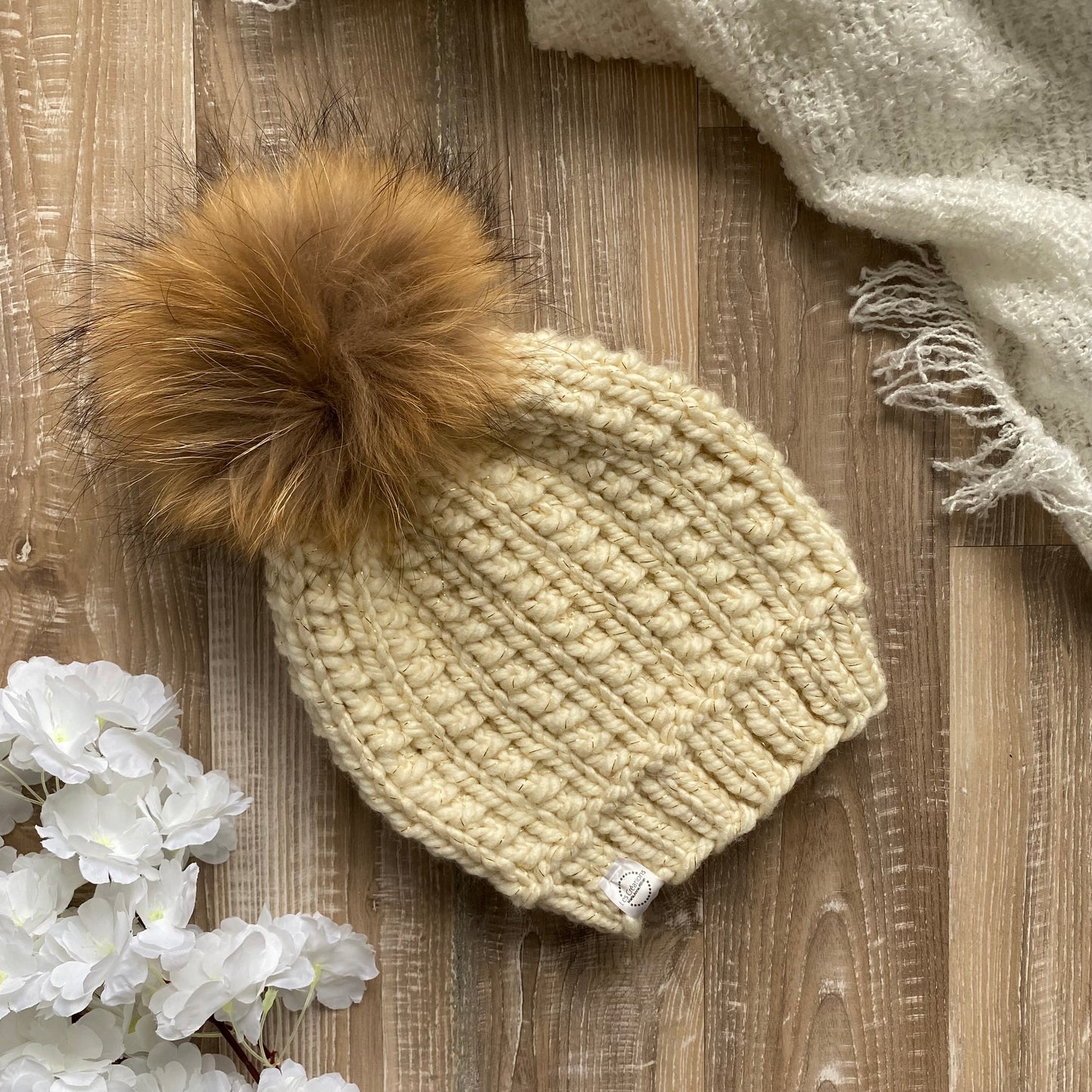 Tuque tricoté à la main avec pompon de fourrure amovible