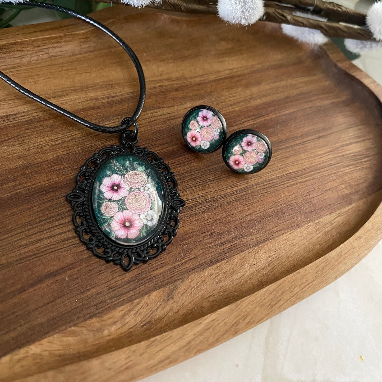 Duo collier et boucles d’oreilles