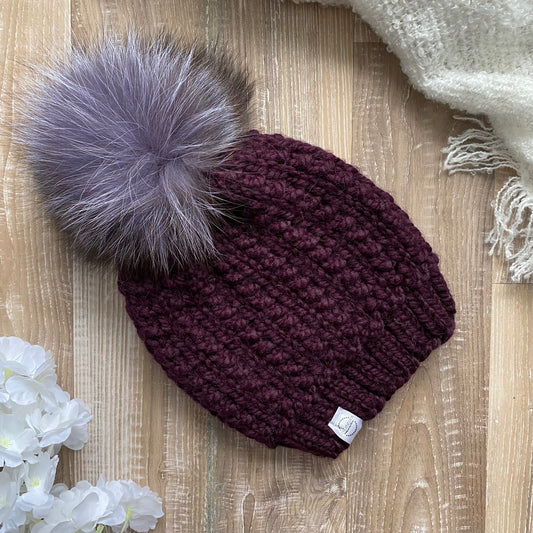 Tuque tricoté à la main avec pompon de fourrure amovible